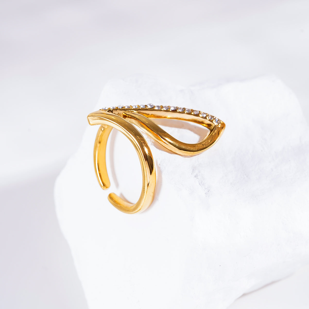 Bague boucle avec oxydes de zirconium