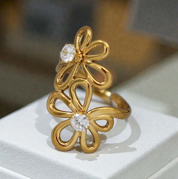 Bague ajustable ornement double fleurs à 5 pétales avec strass central