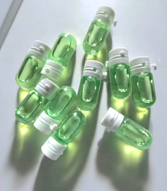 Huile démaquillante de camélia, infusée avec de l'extrait de camélia, de l'huile de jojoba et de l'essence d'avocat