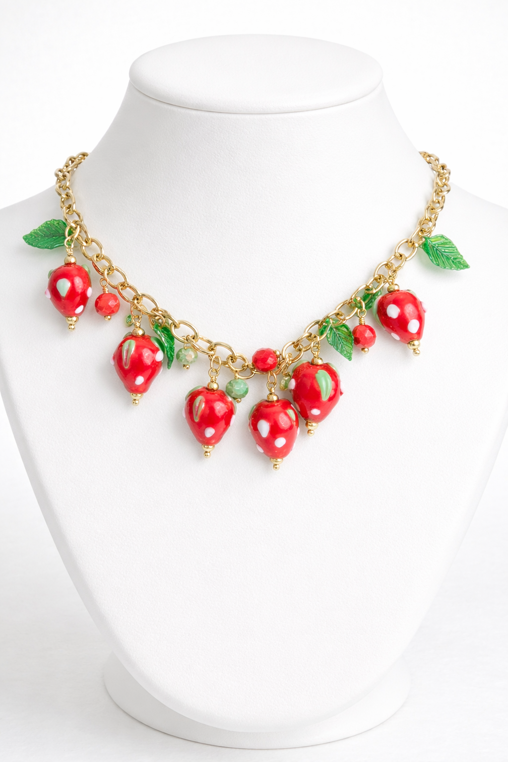 Collier breloques fraises đ