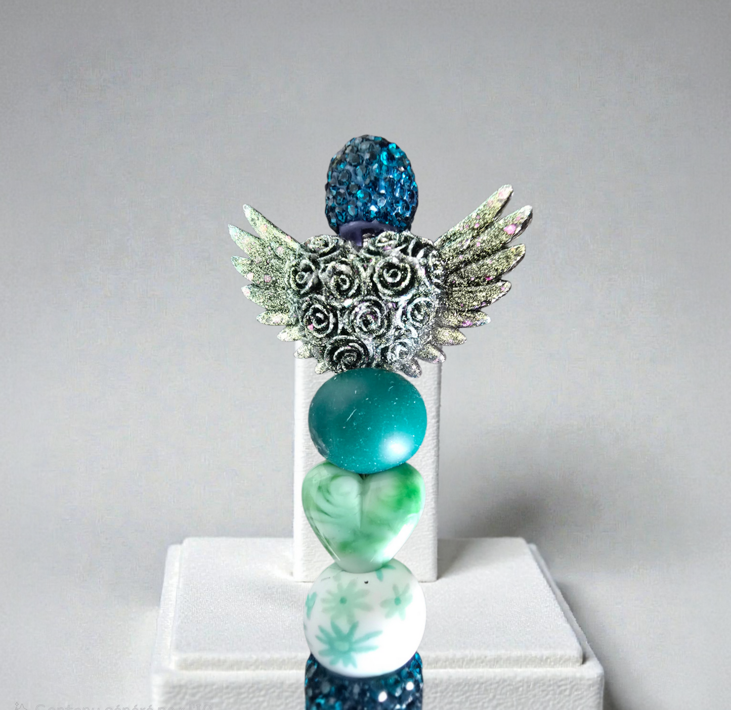 Stylo strass fait main cœur d'ange vert irisé et phosphorescent 🩵