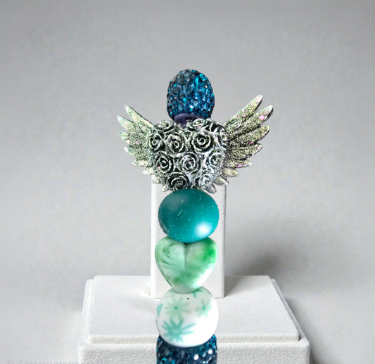 Stylo strass fait main cœur d'ange vert irisé et phosphorescent 🩵