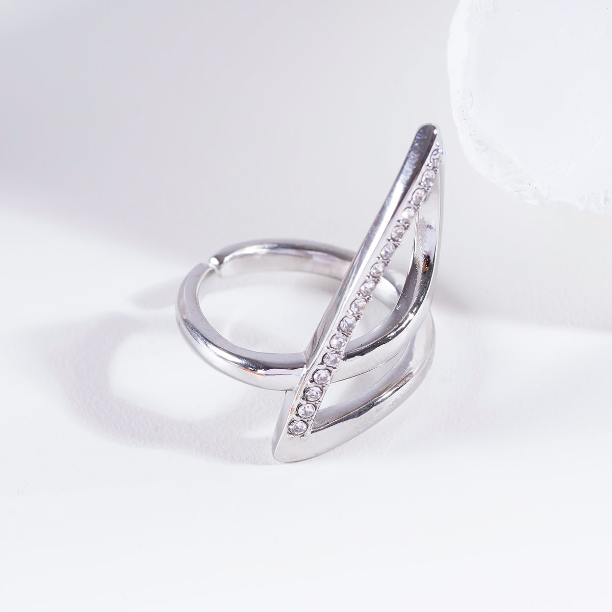 Bague boucle avec oxydes de zirconium