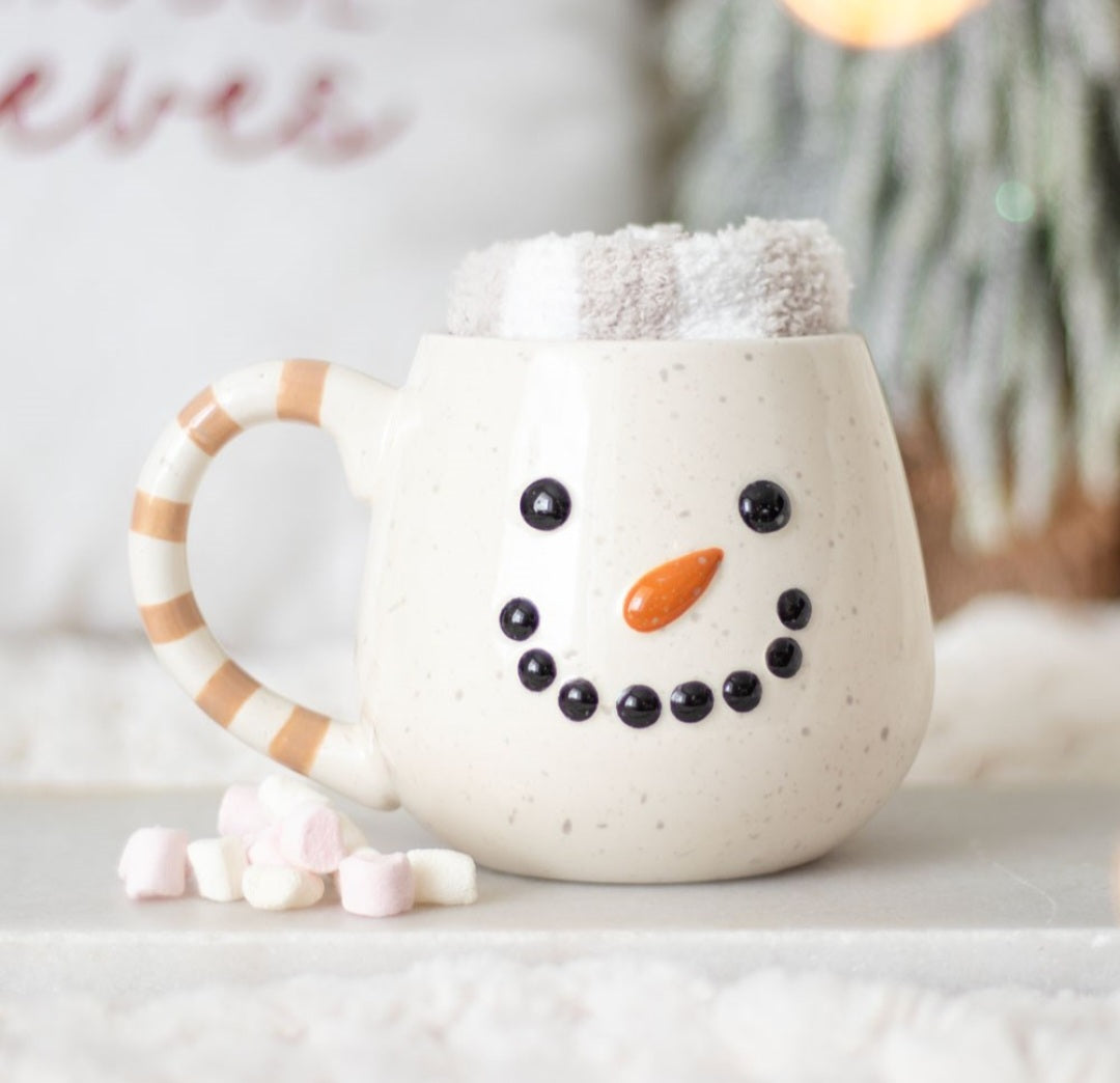 (Pré-commande) - Ensemble mug bonhomme de neige avec 1 paire de chaussettes de Noël
