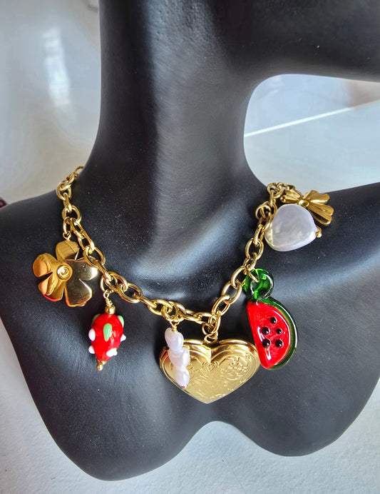 Collier breloques rouges